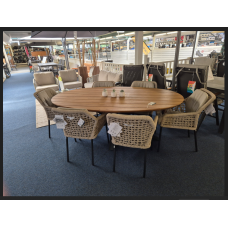 SHOWROOMVERLATER 7 DELIGE DINING SET. SPEZIA