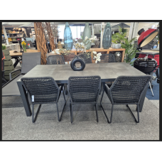SHOWROOMVERLATER 7 DELIGE DINING SET ADORA SHOWROOMVERLATER 7 DELIGE DINING SET ADORA